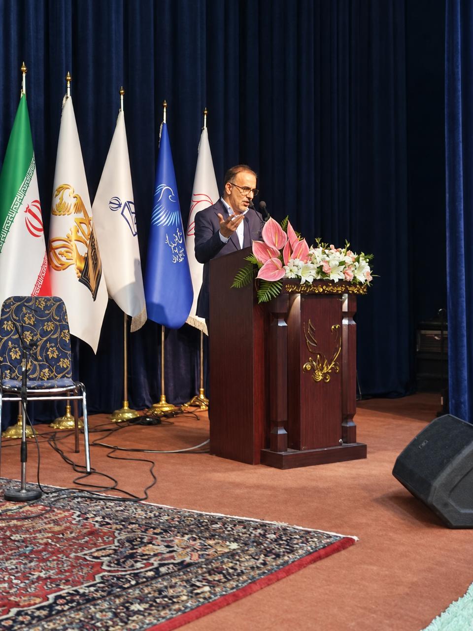رئیسزاده: دشمن از داروی بیماران خاص بهعنوان سلاح استفاده میکند