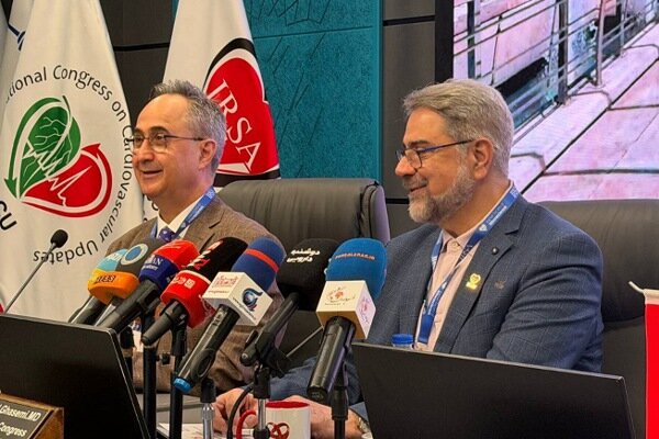 رئیس بیستوششمین کنگره بینالمللی تازههای قلب و عروق: درمان بیماریهای قلبی نیازمند «پروتکلهای جامع حمایتی» است