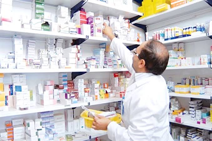 مطالبات حوزه دارو بیش از ۲۵۰ همت است