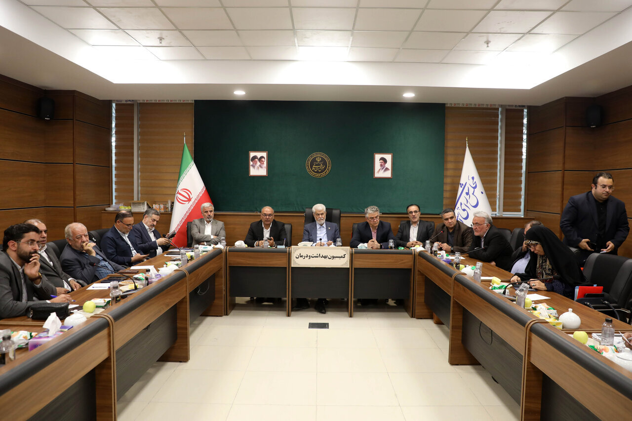هشدار مجلس به پزشکان درباره تبلیغات غیرمجاز پزشکی و زیبایی؛ مجازاتها تشدید میشود
