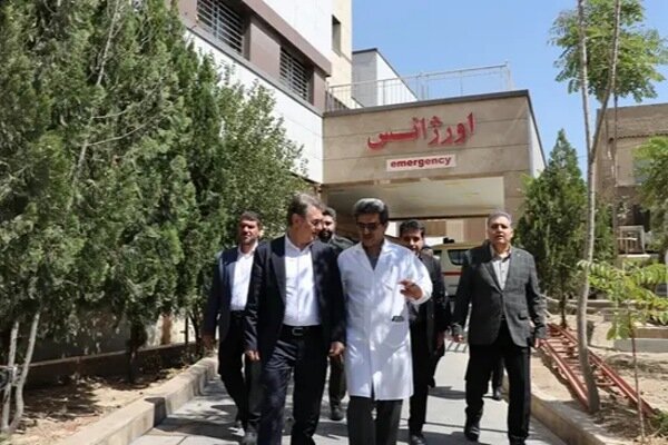 ناصحی: پوشش بیمهای داروهای خاص و درمانهای نوین باید توسعه یابد